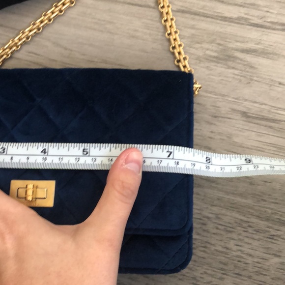 💵 👇Chanel WOC - auth details included - Picture 3 of 6